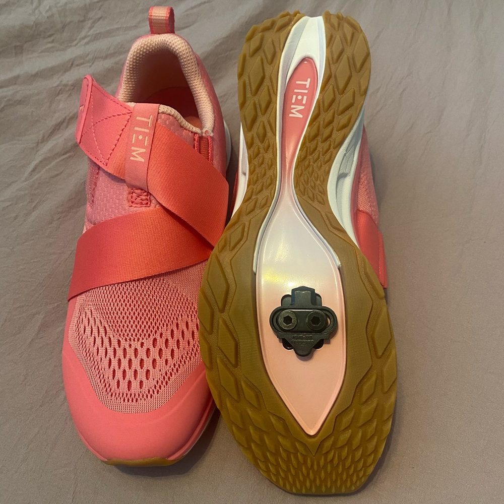 TIEM Spin shoes, size 8